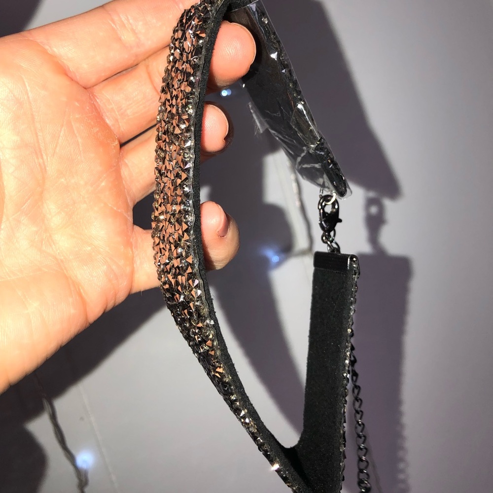 Glam choker necklace